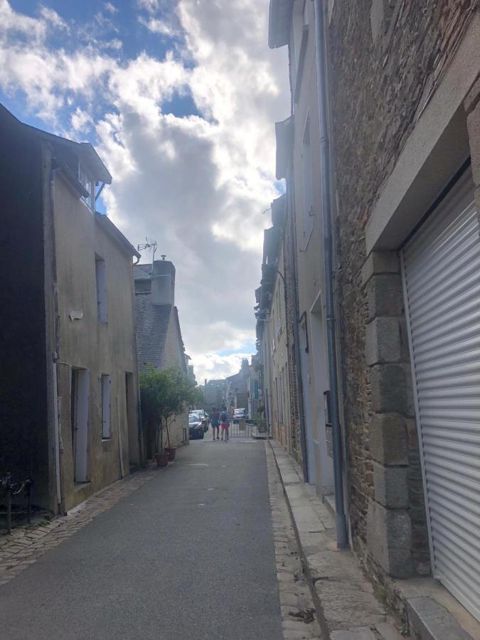Appartement Rue Victor Hugo - Port De La Houle Cancale Exterior photo